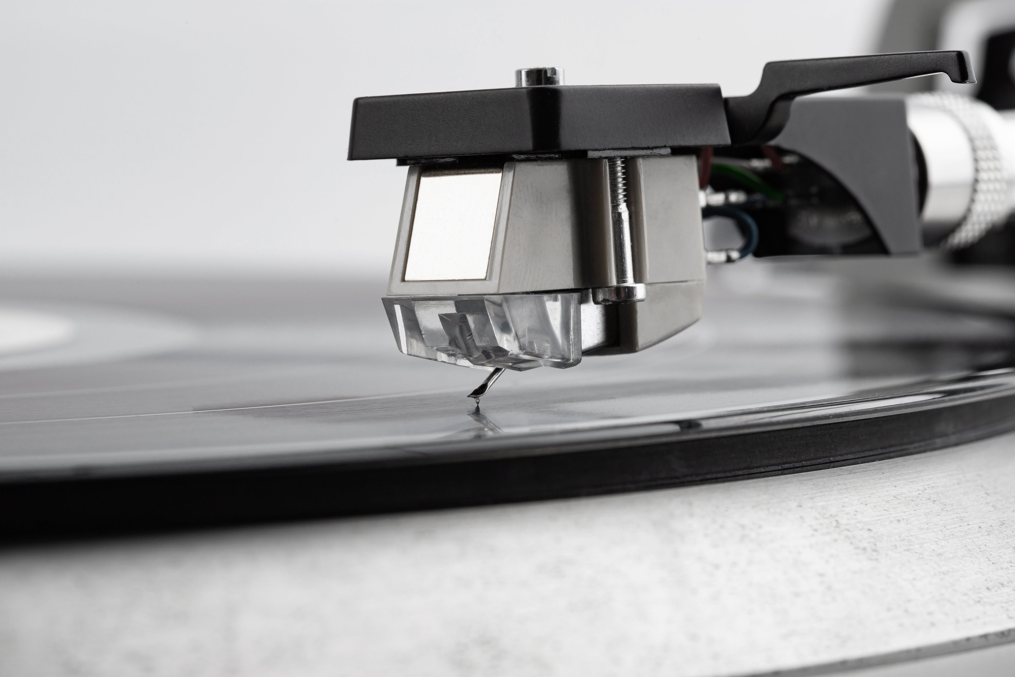 Tipps zum Thema Nadelverschleiß, Nadelreiniger und Nadelwechsel beim Plattenspieler