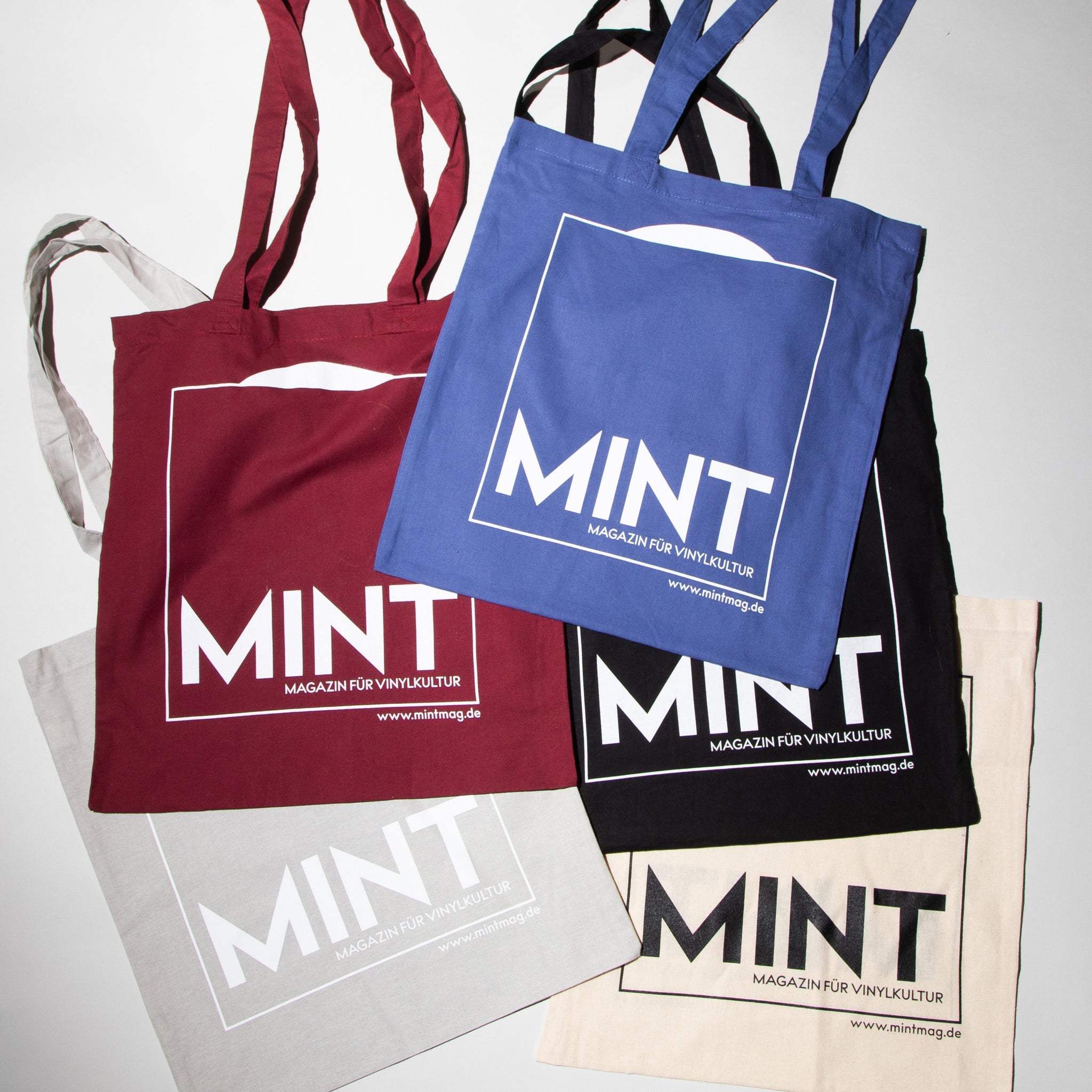 Symbolbild Merchandise mit MINT Stoffbeuteln