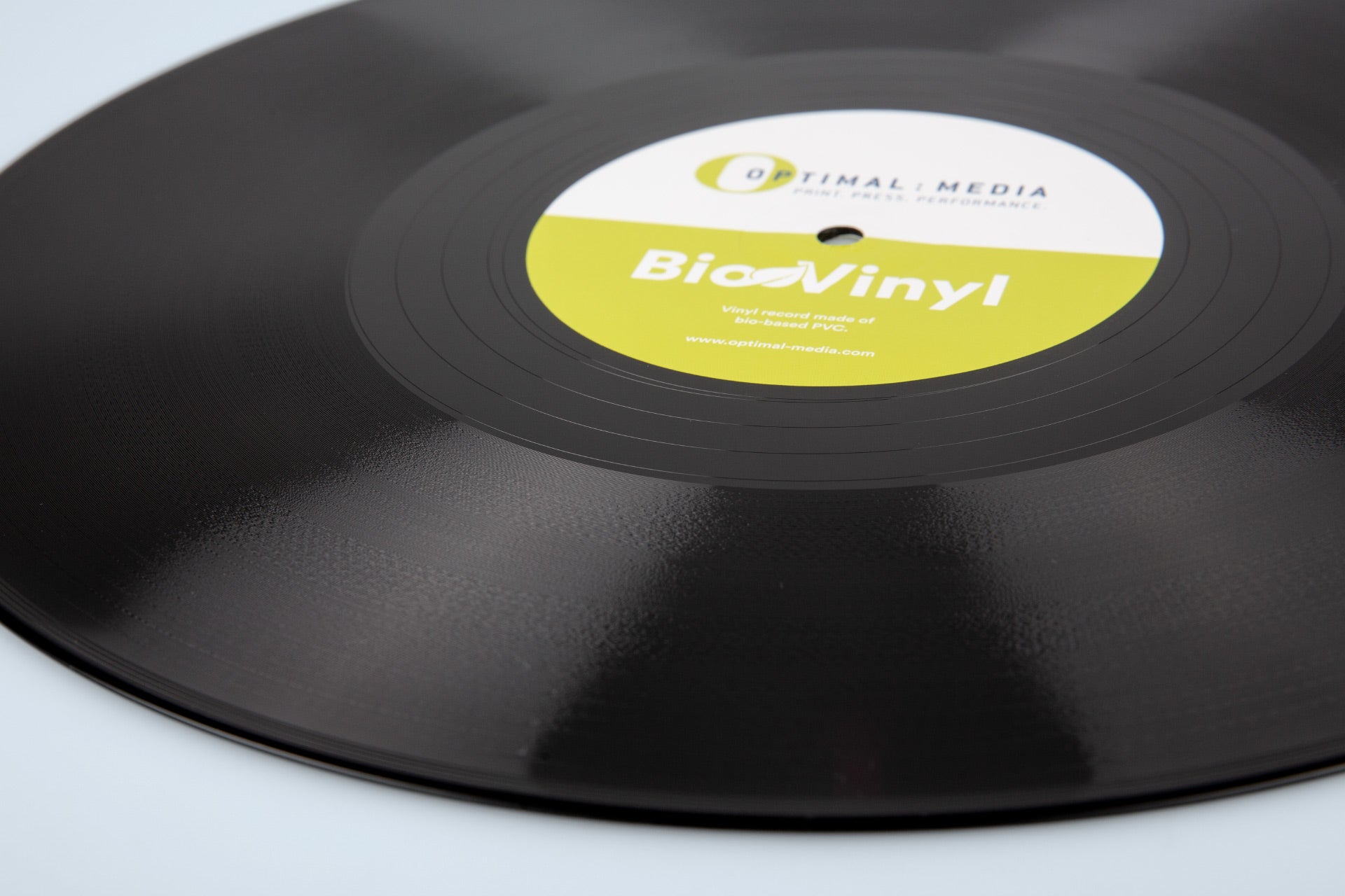 Bio-Vinyl: Schallplatte im Anschnitt, Nahaufnahme